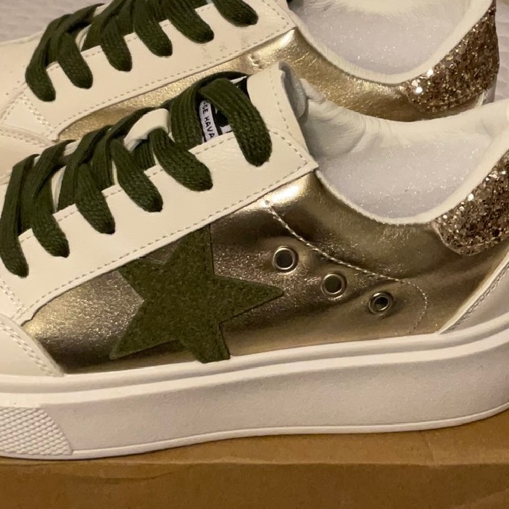 VINTAGE HAVANA Lexa Olive Star Fashion Sneaker - Picture 6 of 7